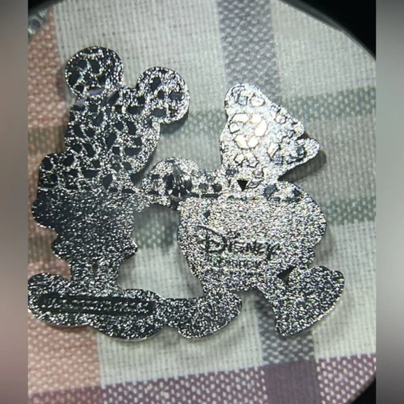 NEW! Disney Mickey and Donald Collectible Pin - Picture 2 of 2